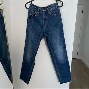H&M Girlfriend Cutoff Jeans
